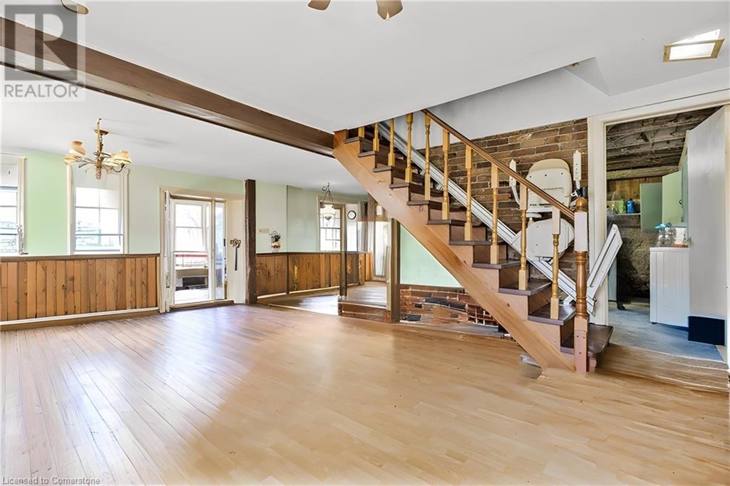 36 ELGIN E/S STREET WEST Image 13