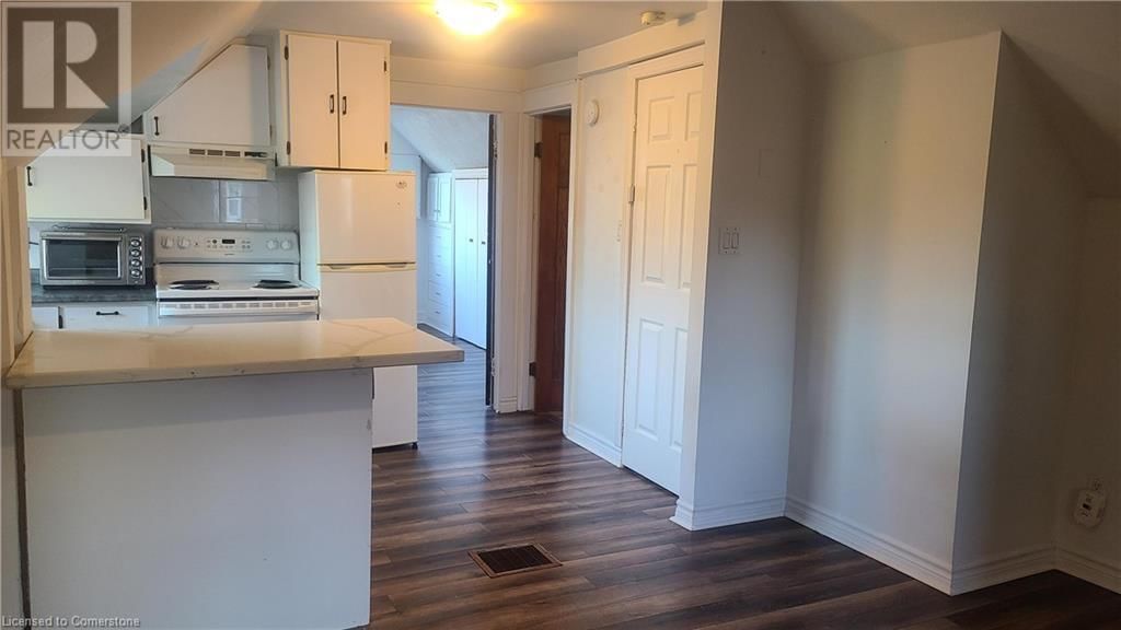992 MONTCLAIR AVENUE Image 11