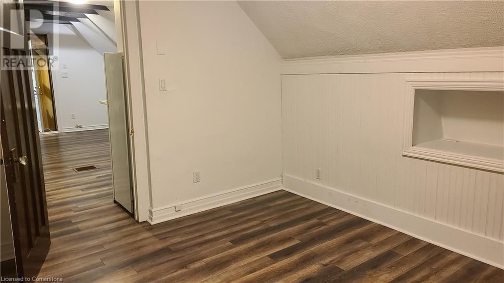 992 MONTCLAIR AVENUE Image 12