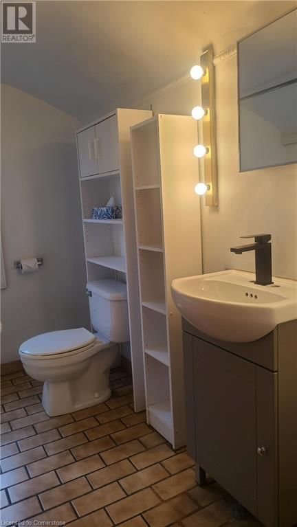 992 MONTCLAIR AVENUE Image 14