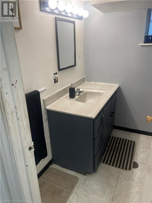 992 MONTCLAIR AVENUE Image 22