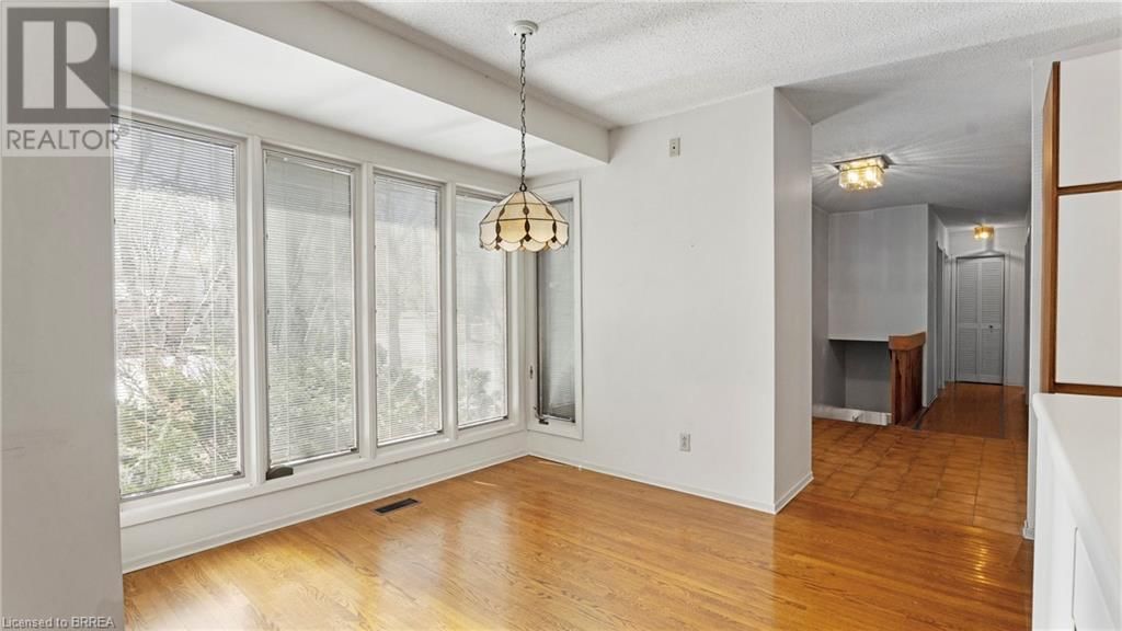 12 RIDGEWOOD PLACE Image 13