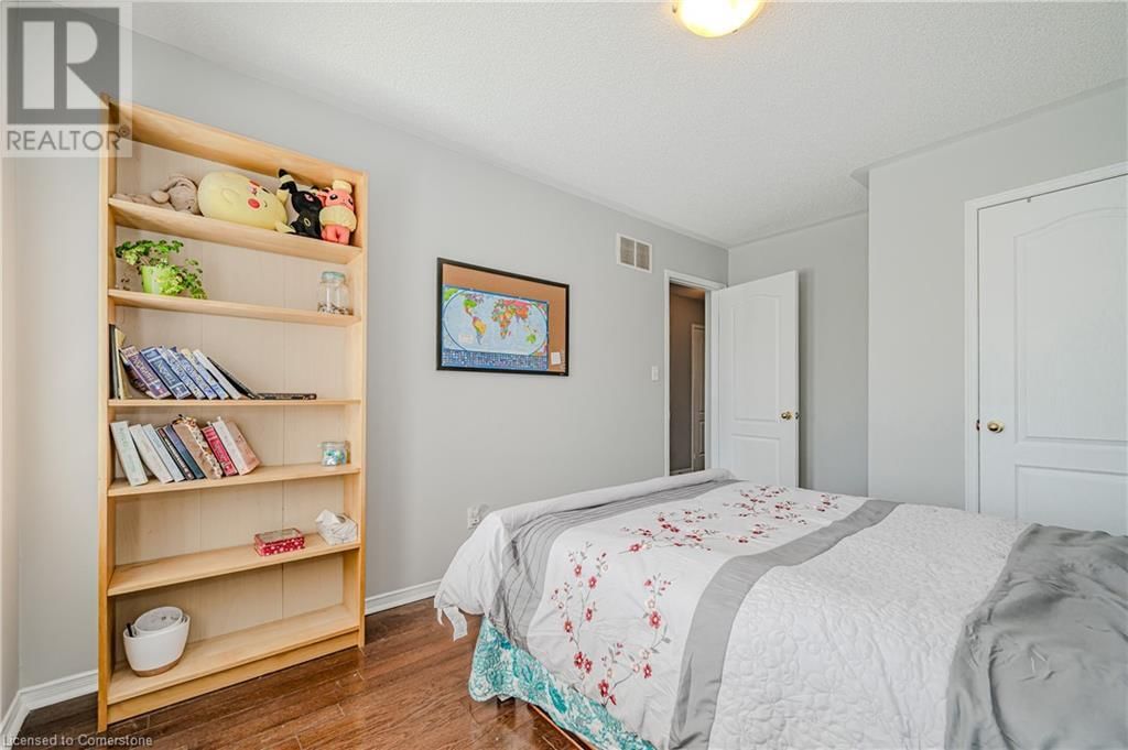 2267 EMPIRE CRESCENT Image 22