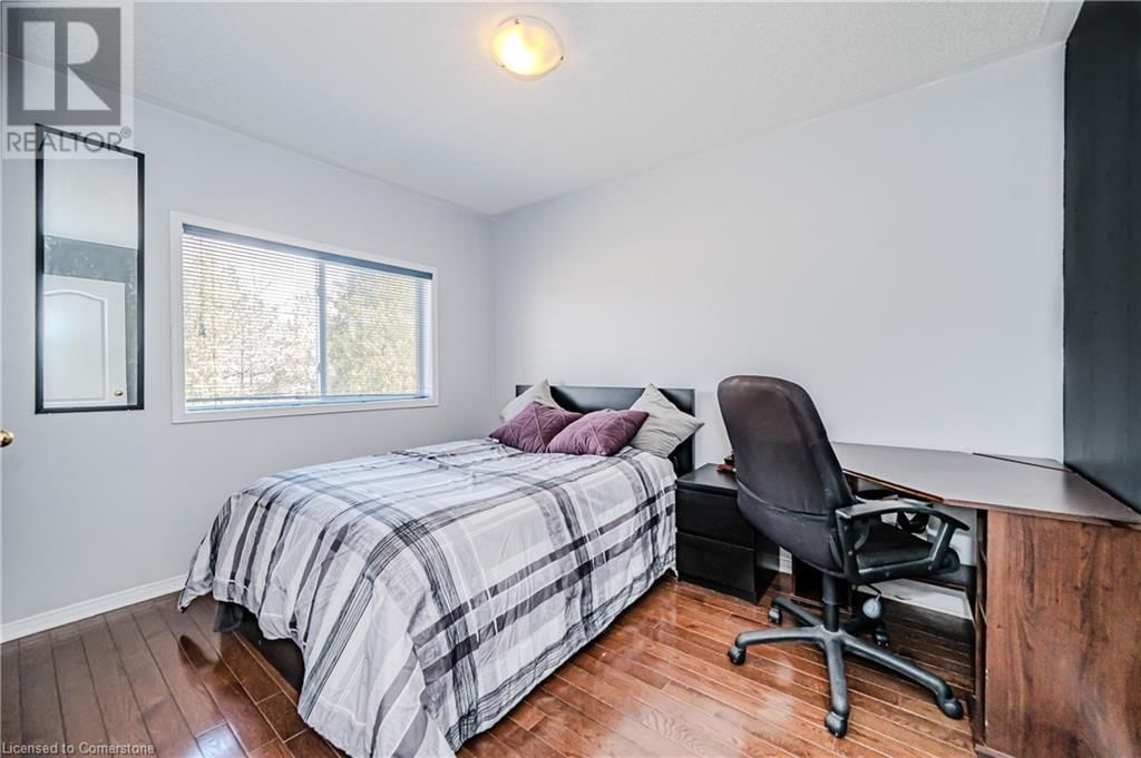 2267 EMPIRE CRESCENT Image 30