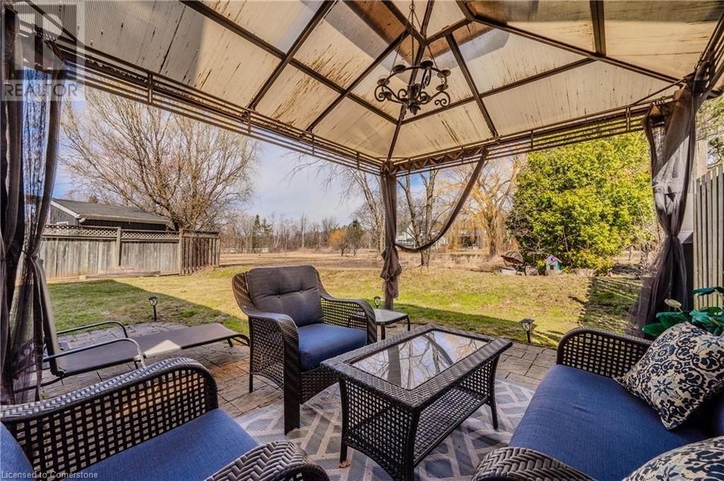 2267 EMPIRE CRESCENT Image 44