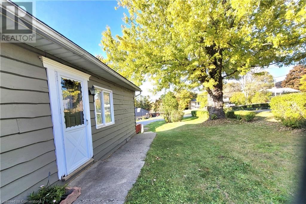 111 RIVERBANK DRIVE NORTH Image 17