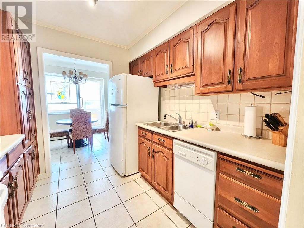 204 - 38 CHARLTON AVENUE WEST Image 12
