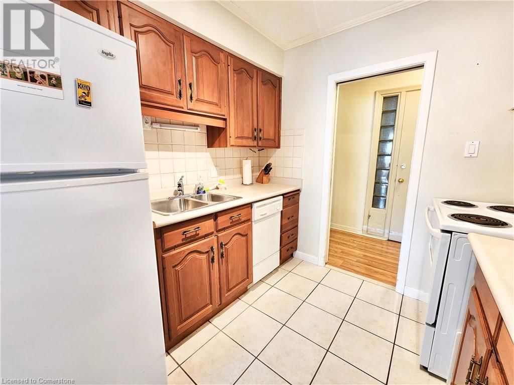 204 - 38 CHARLTON AVENUE WEST Image 5