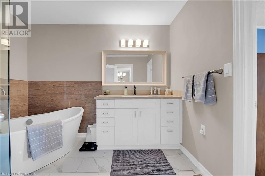 10 EDGEWATER DRIVE Image 30