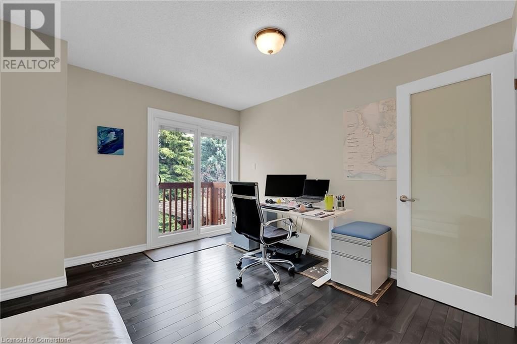 10 EDGEWATER DRIVE Image 34