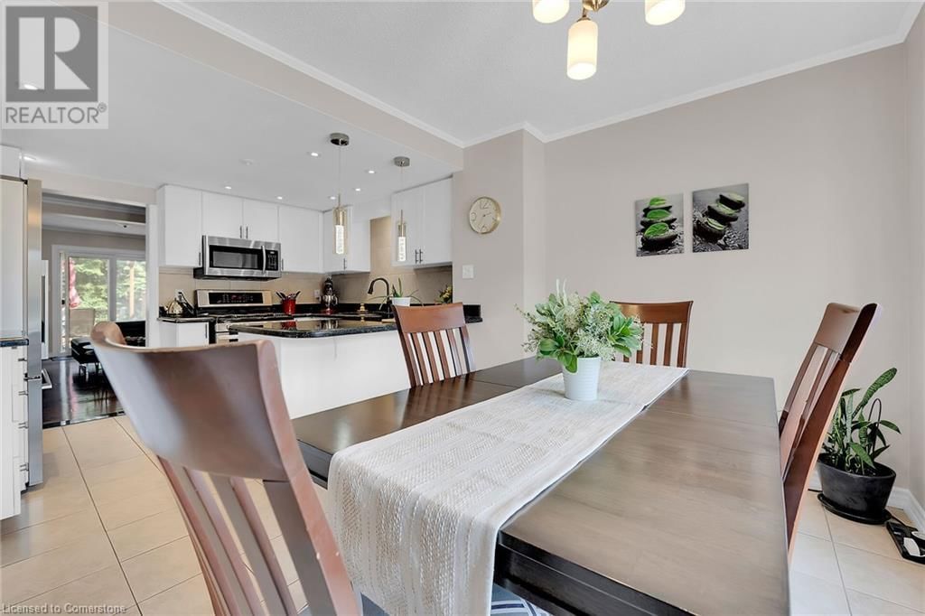 10 EDGEWATER DRIVE Image 4