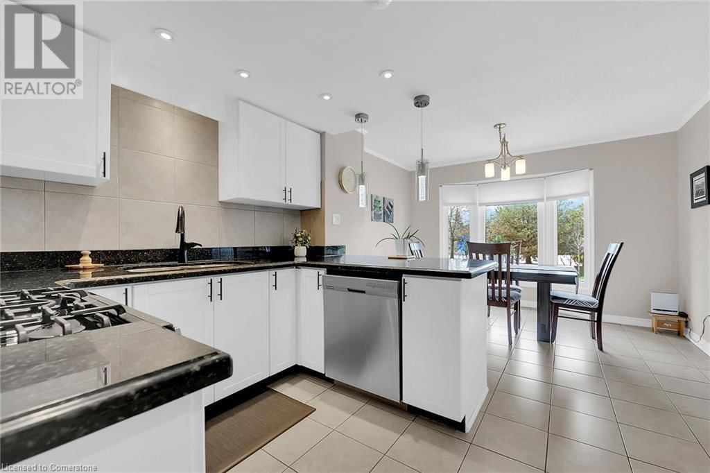 10 EDGEWATER DRIVE Image 9
