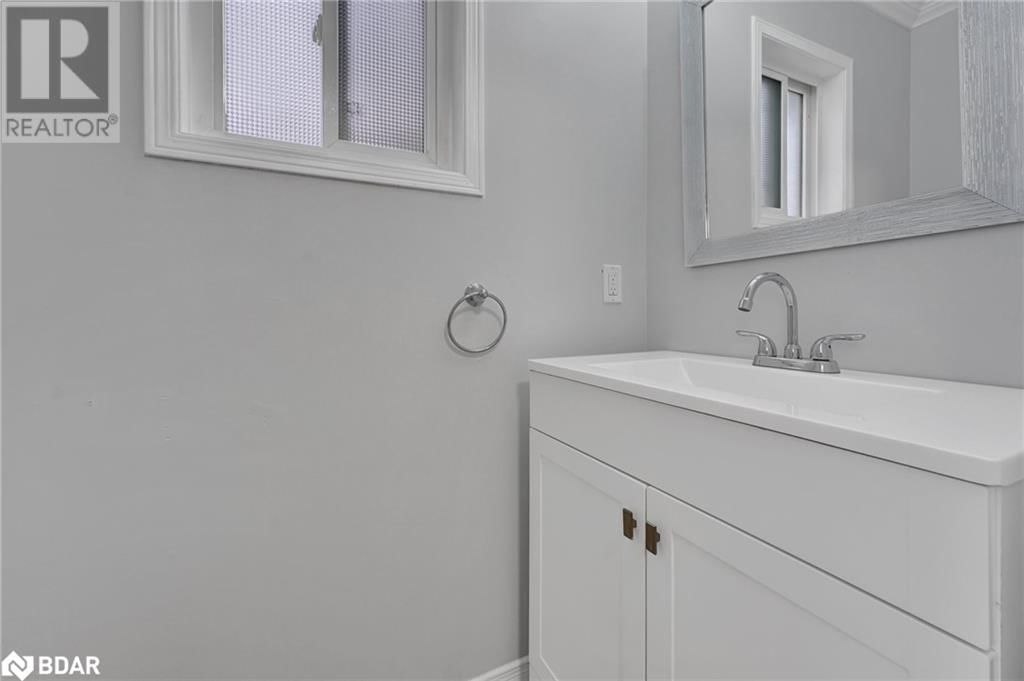 27 ADMIRAL CRESCENT Image 15