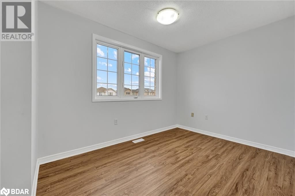 27 ADMIRAL CRESCENT Image 21