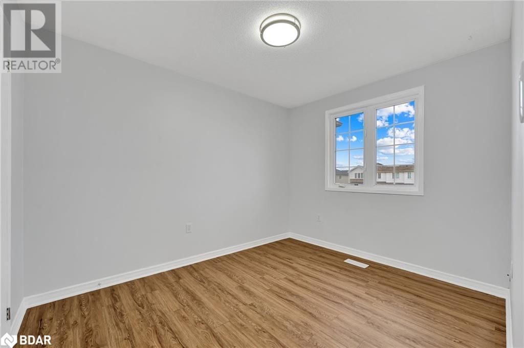 27 ADMIRAL CRESCENT Image 22