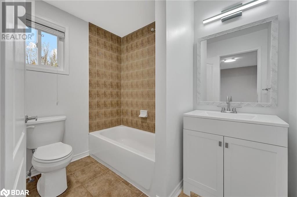 27 ADMIRAL CRESCENT Image 24