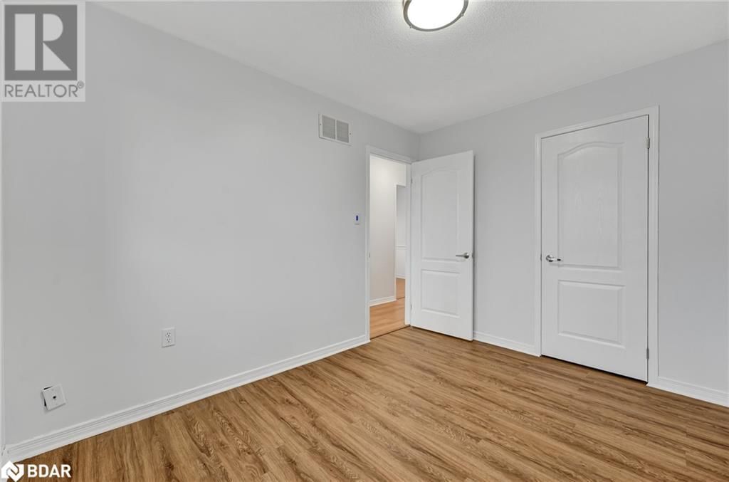 27 ADMIRAL CRESCENT Image 25