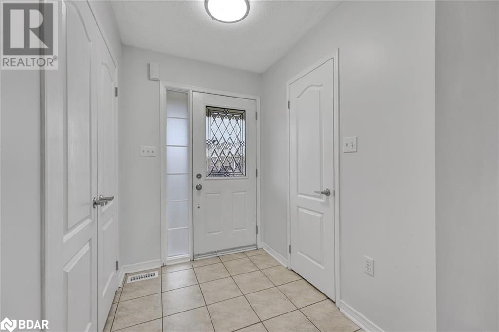 27 ADMIRAL CRESCENT Image 3