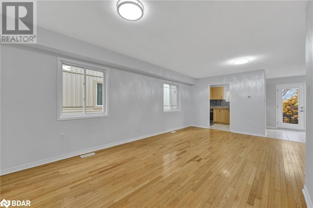 27 ADMIRAL CRESCENT Image 4