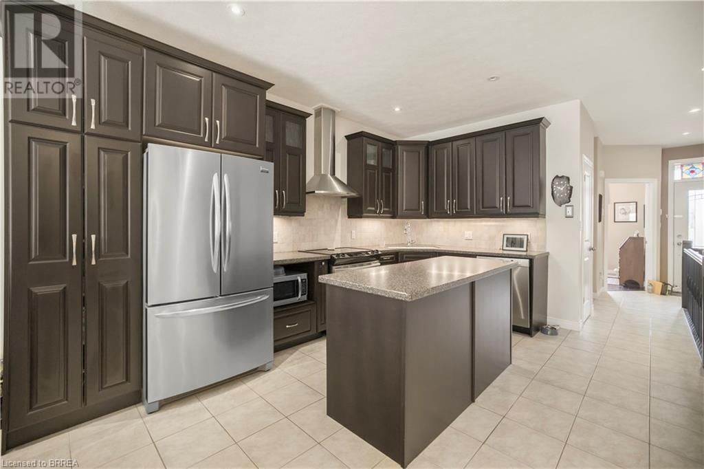 2 - 244 DUNDAS STREET WEST Image 4