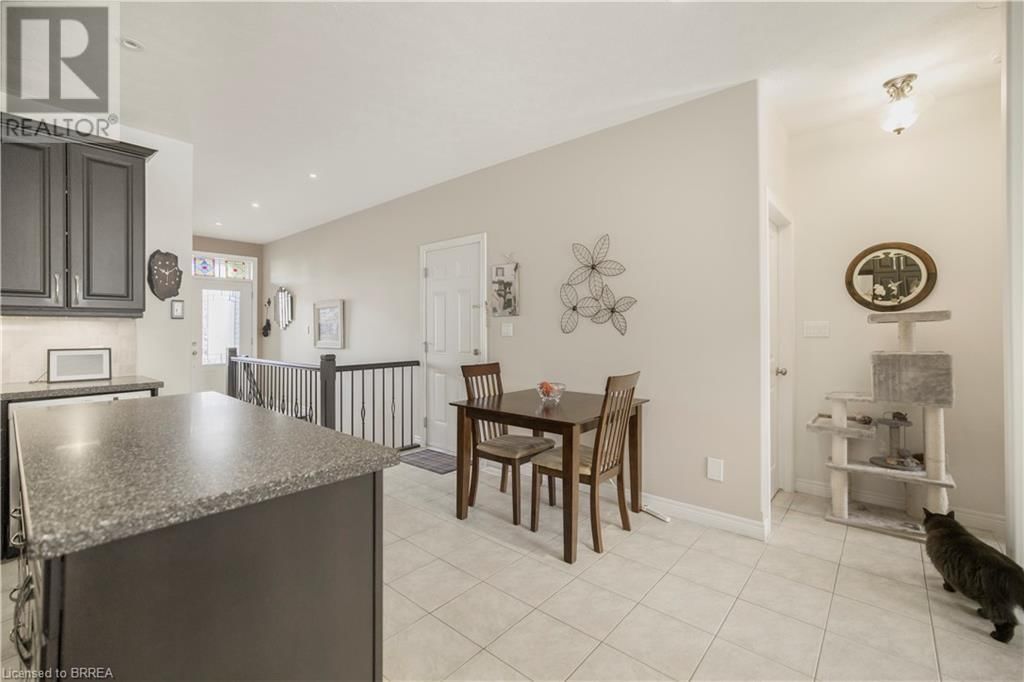 2 - 244 DUNDAS STREET WEST Image 6