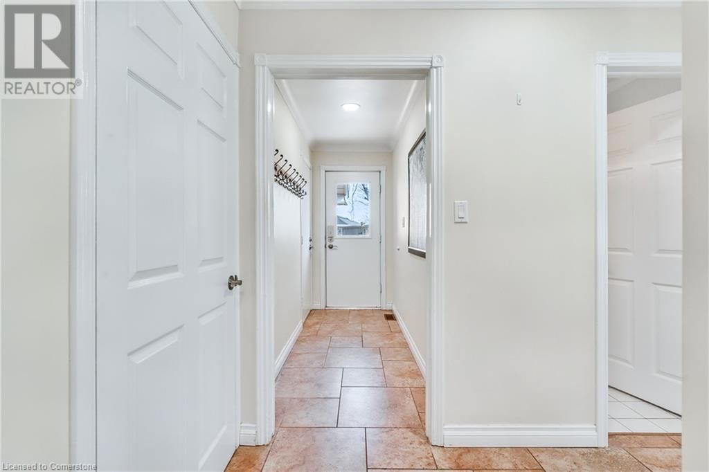 24 JOHN MARTIN CRESCENT Image 14