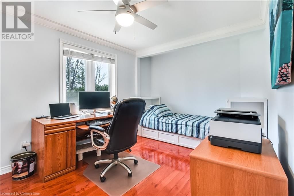 24 JOHN MARTIN CRESCENT Image 19
