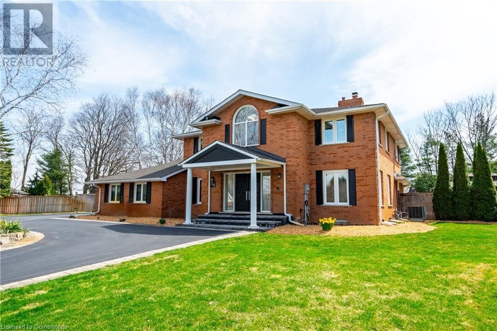 24 JOHN MARTIN CRESCENT Image 2