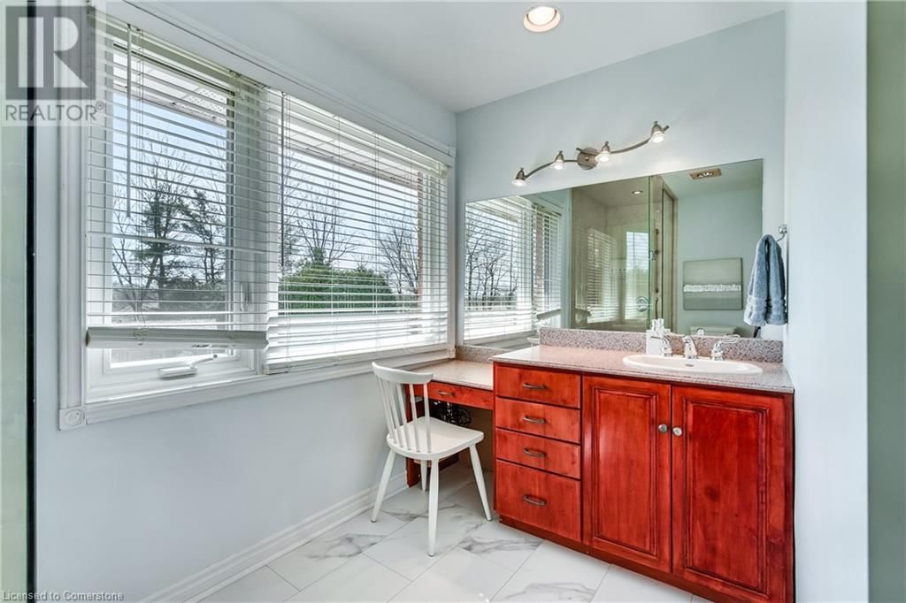 24 JOHN MARTIN CRESCENT Image 21