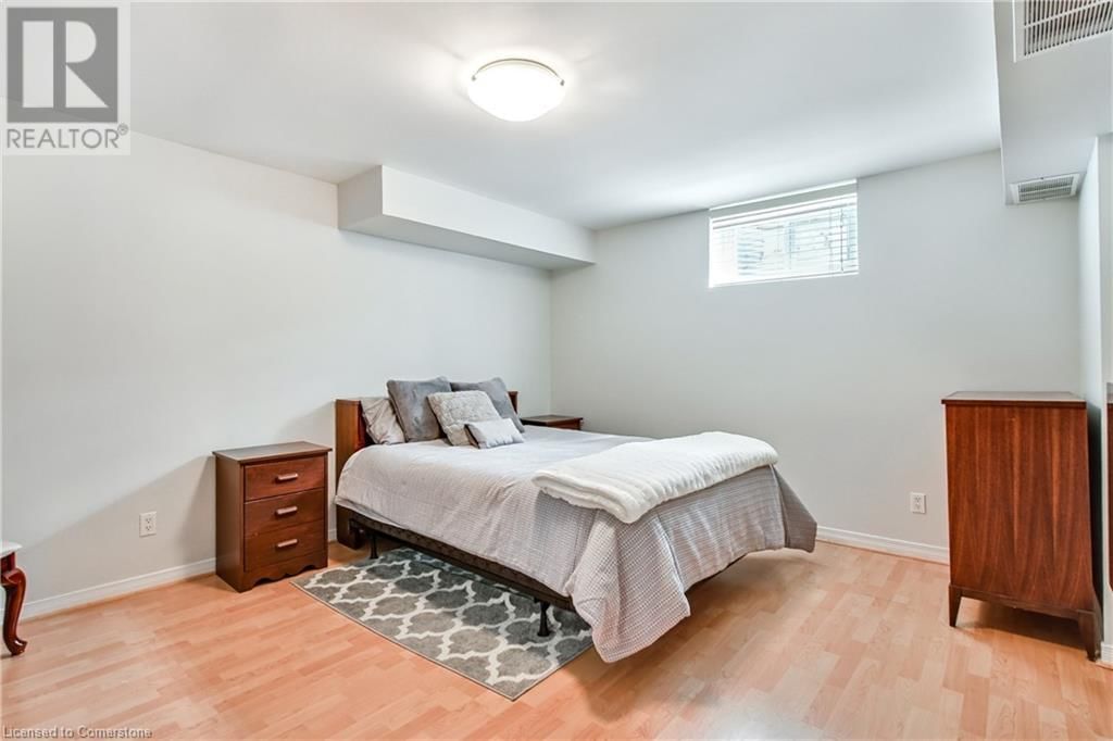 24 JOHN MARTIN CRESCENT Image 25