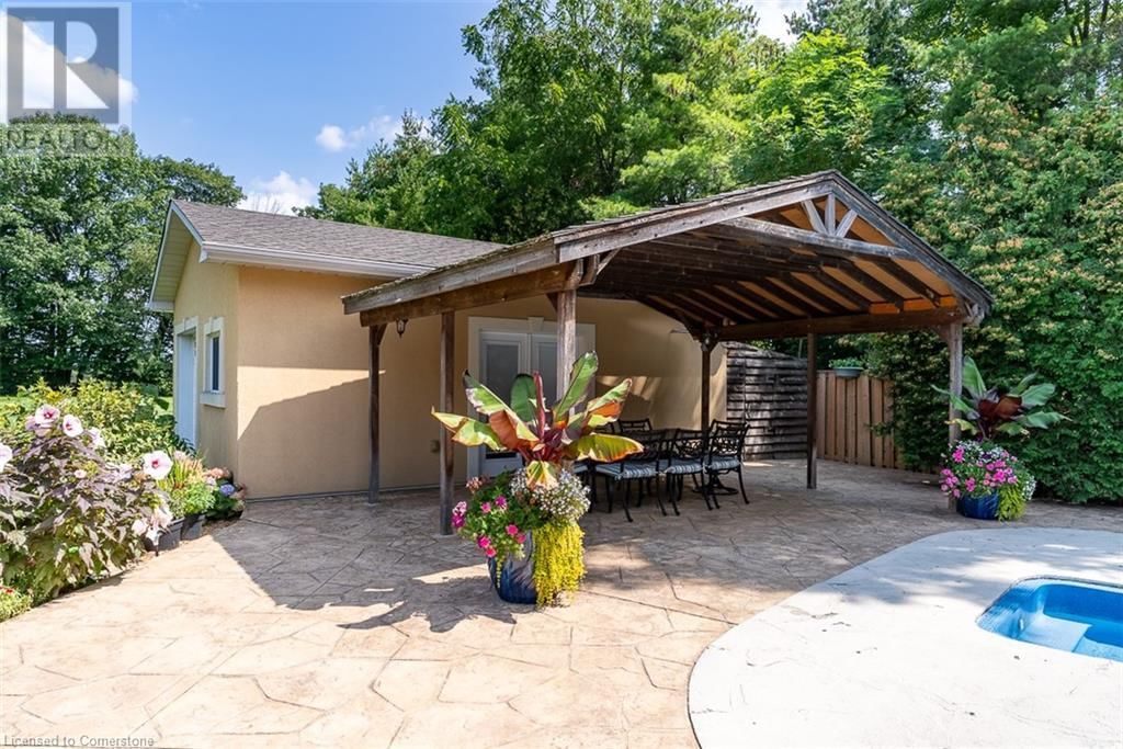 24 JOHN MARTIN CRESCENT Image 32