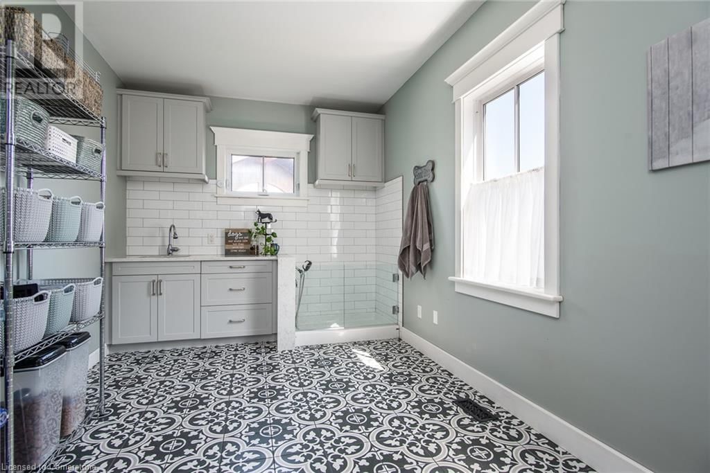 3351 HURON RD Image 23