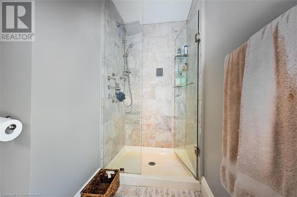 21 BALDWIN STREET Image 24