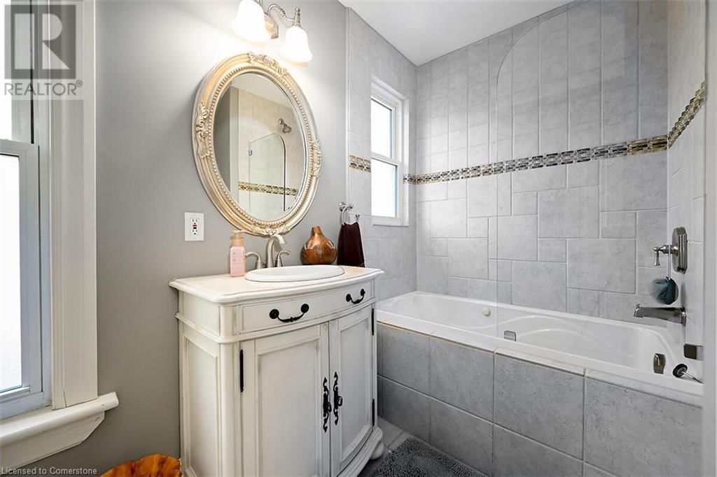 21 BALDWIN STREET Image 26