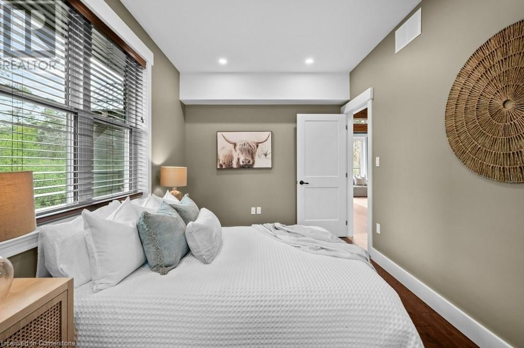 1040 CLYDE ROAD Image 25