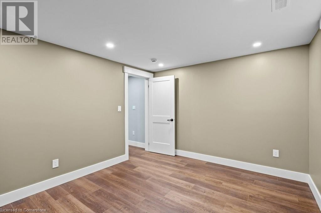 1040 CLYDE ROAD Image 43