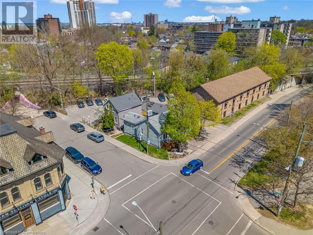 177 YOUNG STREET Image 26