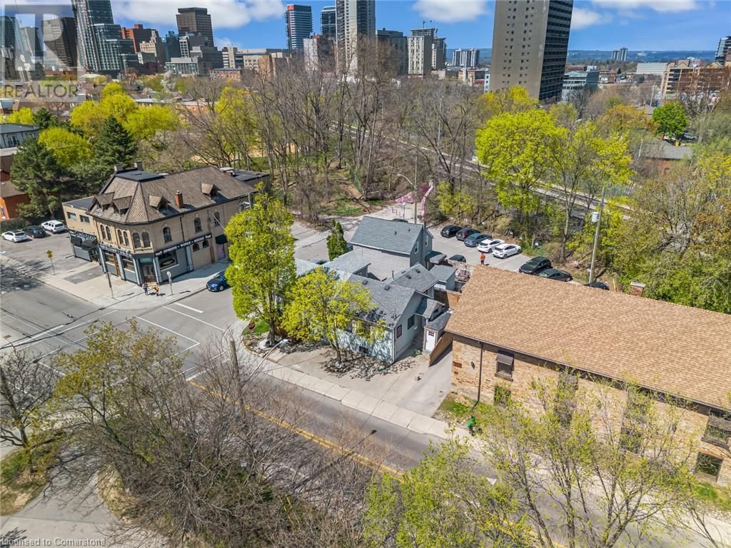 177 YOUNG STREET Image 31