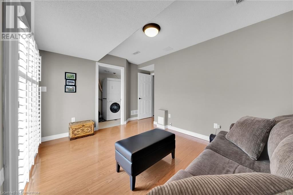 20 - 1336 UPPER SHERMAN AVENUE Image 8