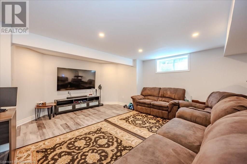 917 FUNG PLACE Image 32