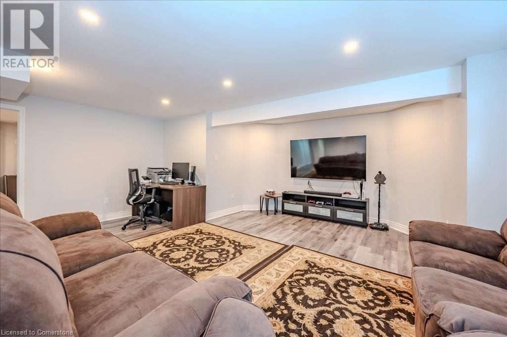 917 FUNG PLACE Image 33