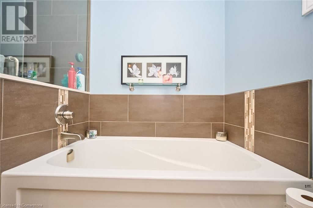 765 GRANDVIEW ROAD Image 17