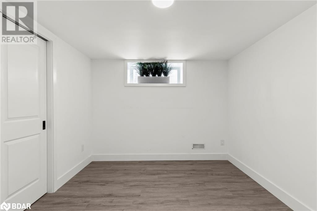 99 WELLINGTON STREET EAST Image 33