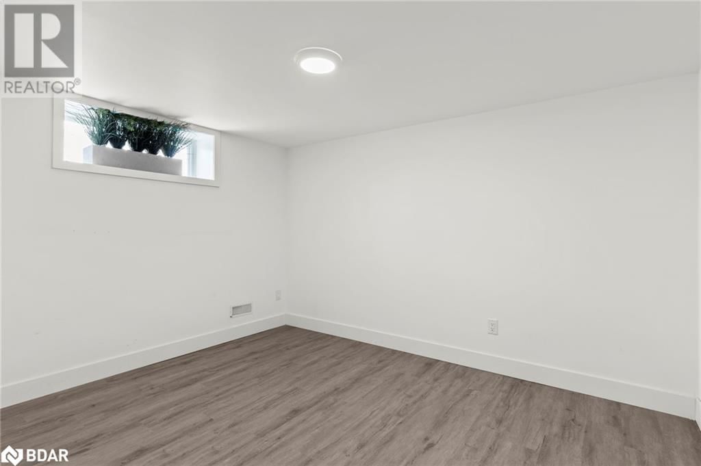 99 WELLINGTON STREET EAST Image 34