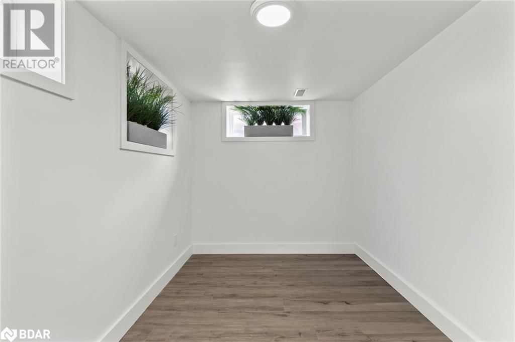 99 WELLINGTON STREET EAST Image 36