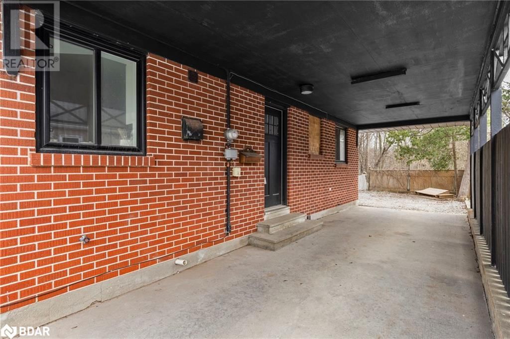 99 WELLINGTON STREET EAST Image 42