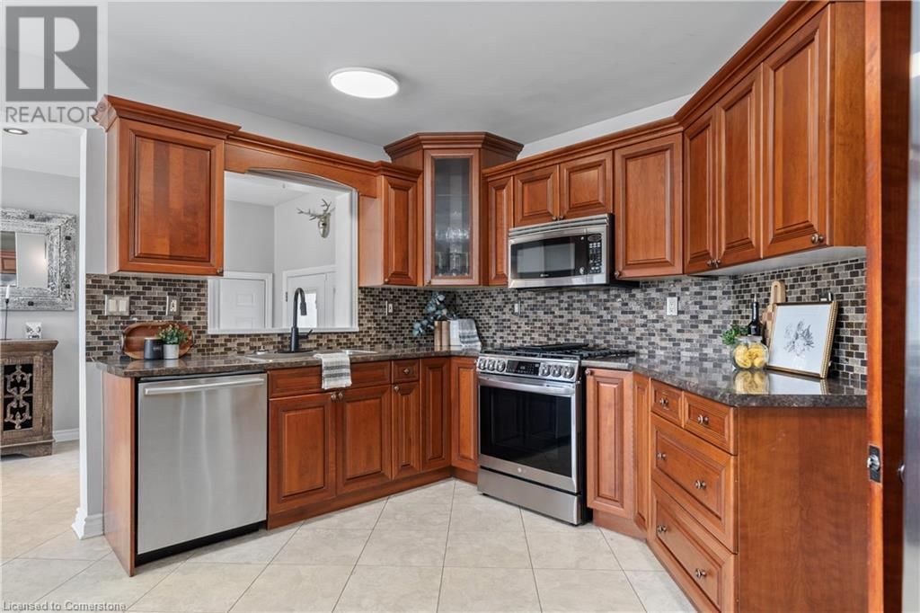 33 TOTTEN DRIVE DRIVE Image 11