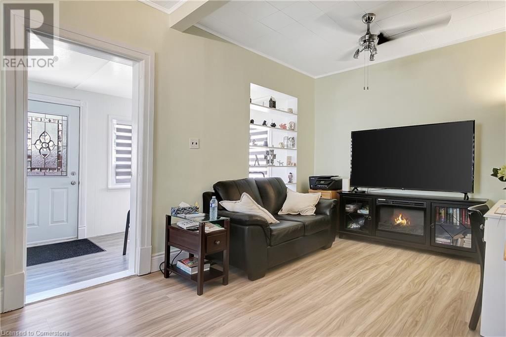 19 WATERSIDE AVENUE Image 10