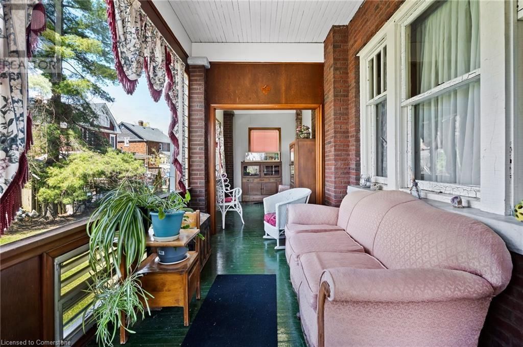 20 EVAN STREET Image 12