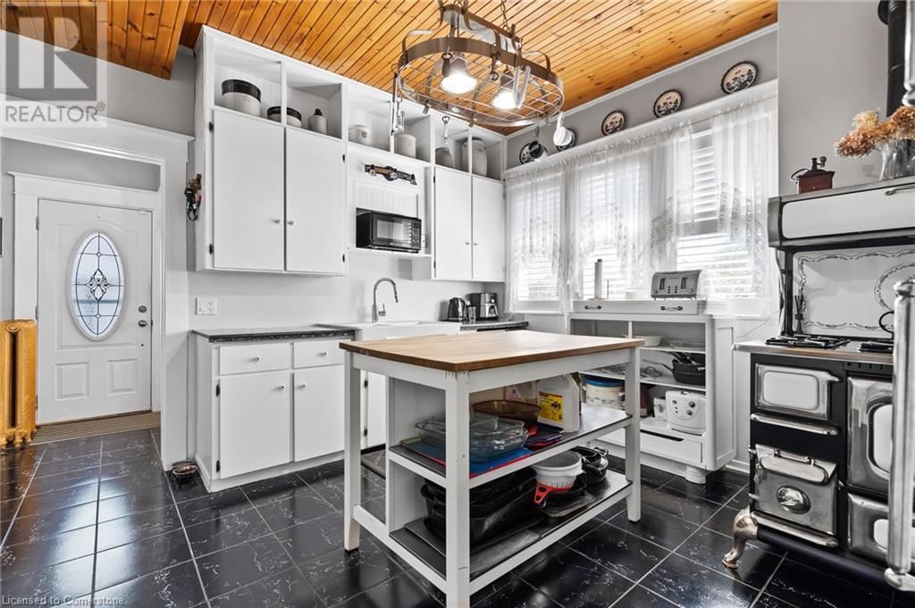 20 EVAN STREET Image 24